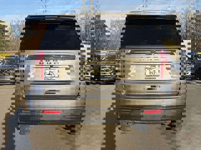 Used 2022 Chevrolet Suburban Z71 image 4