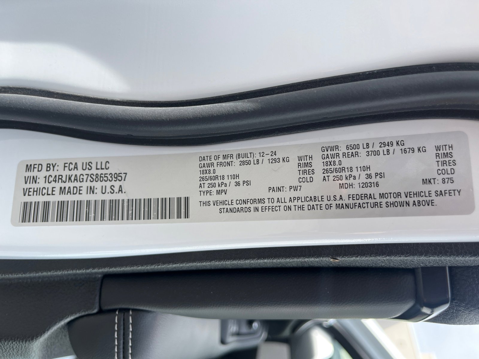 Used 2025 Jeep Grand Cherokee L Laredo image 32