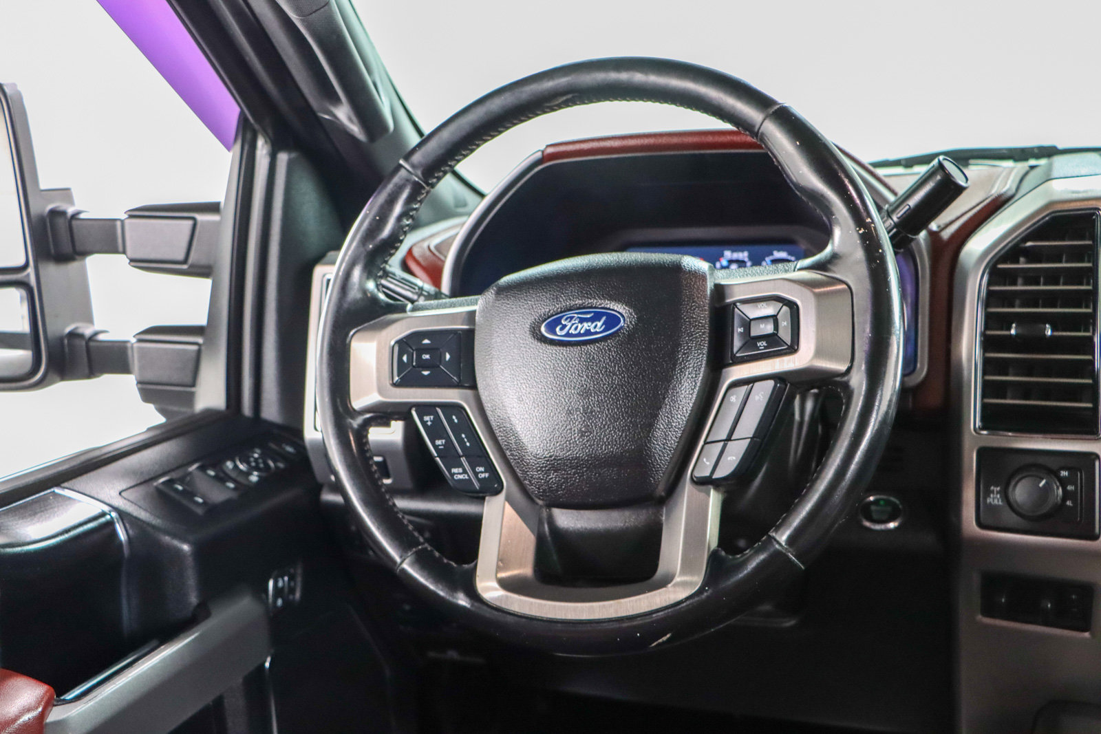 Used 2019 Ford F250 Platinum w/ Platinum Ultimate Package image 13