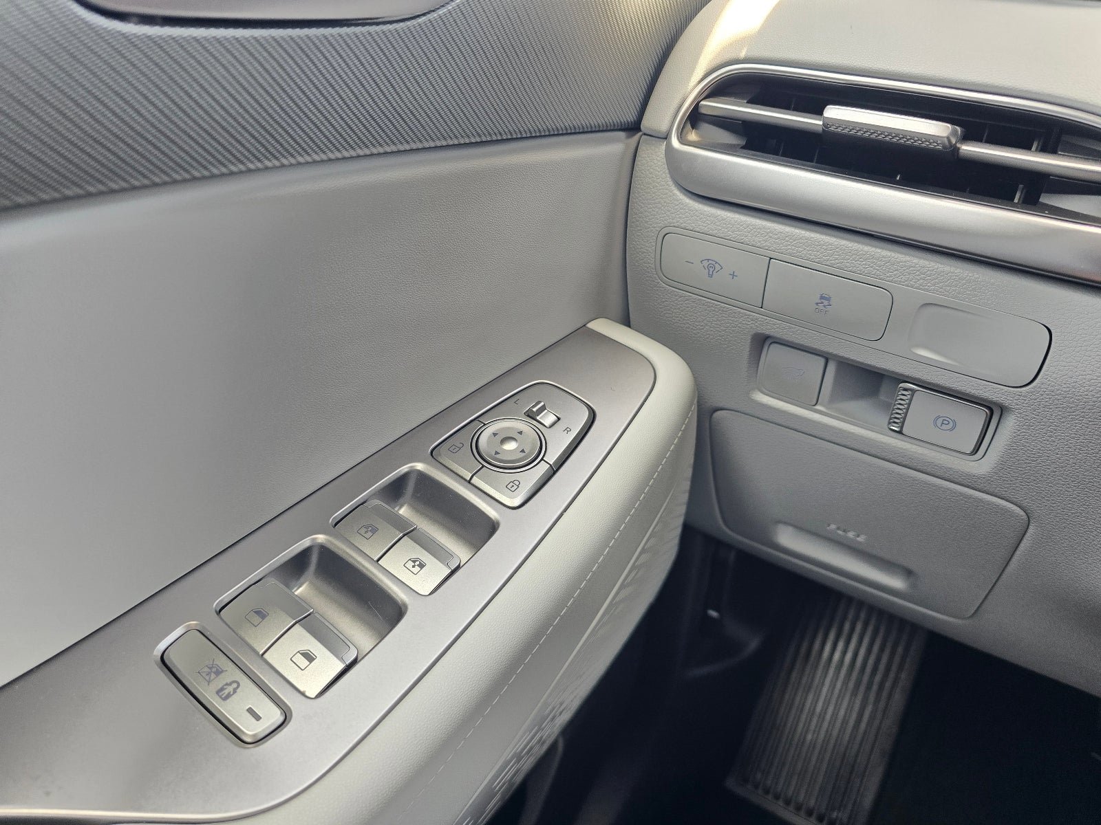 Used 2025 Hyundai Palisade SEL FWD image 23