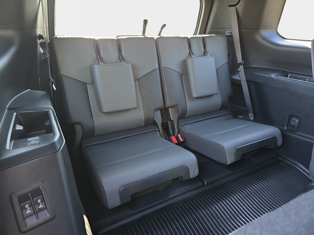 Certified 2024 Lexus GX 550 w/ Cold Area Package AWD/4WD image 13