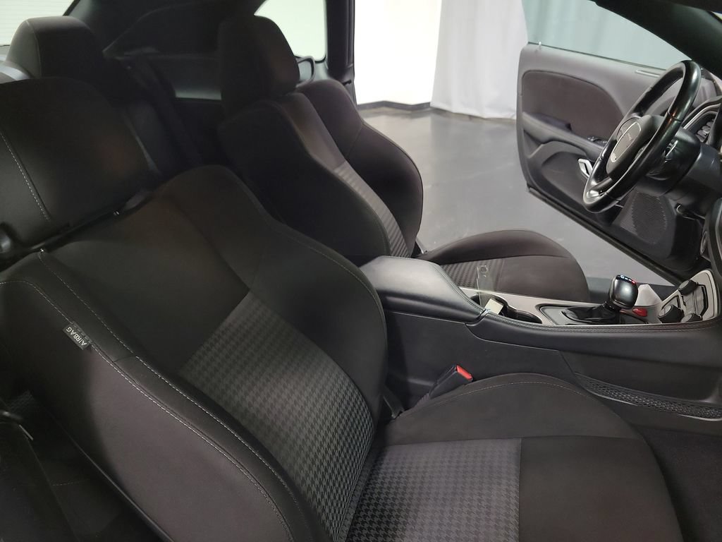 Used 2022 Dodge Challenger GT AWD/4WD image 29