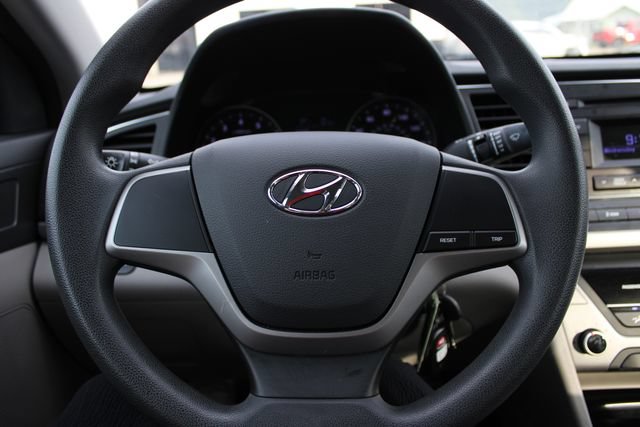 Used 2017 Hyundai Elantra SE FWD image 6