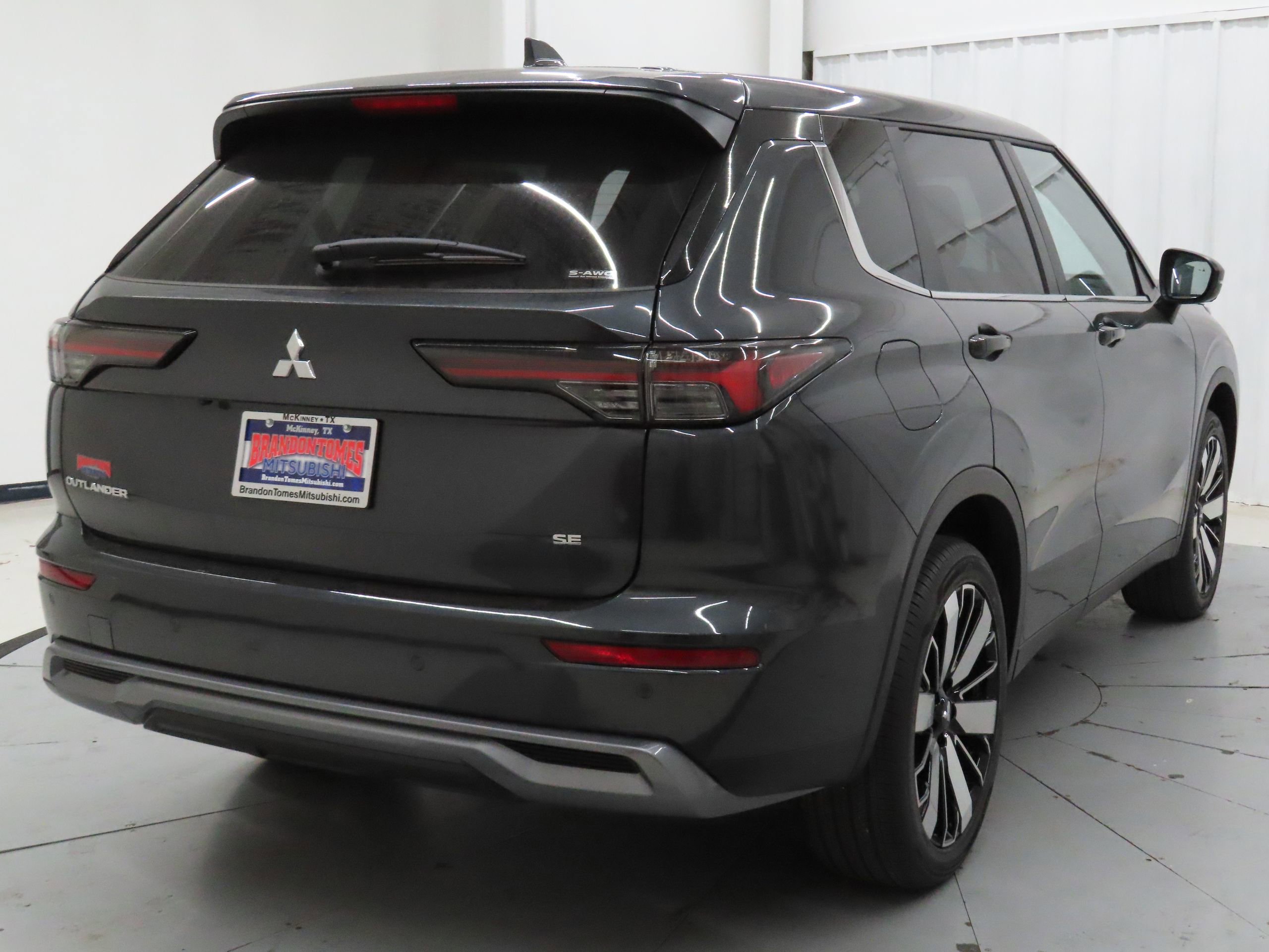 New 2026 Mitsubishi Outlander SE AWD/4WD image 3