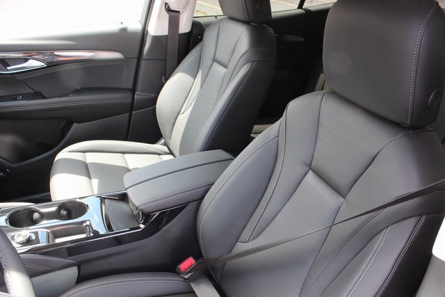 New 2025 Buick Envision Preferred image 2