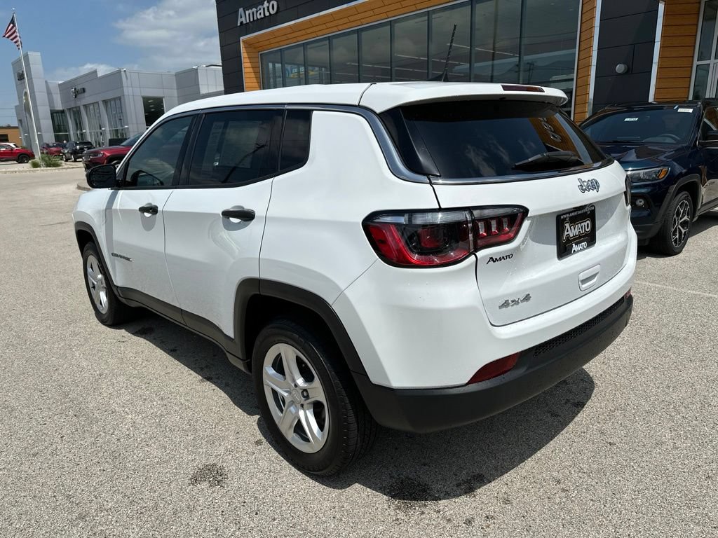 Used 2023 Jeep Compass Sport AWD/4WD image 9