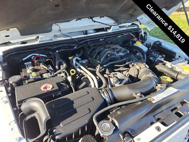 Used 2012 Jeep Wrangler Unlimited Rubicon w/ Dual Top Group image 13