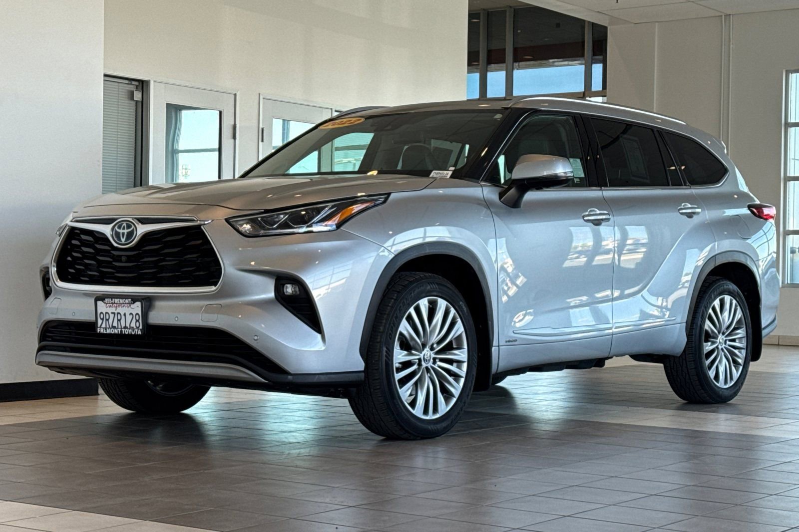 Used 2022 Toyota Highlander Platinum AWD/4WD image 8