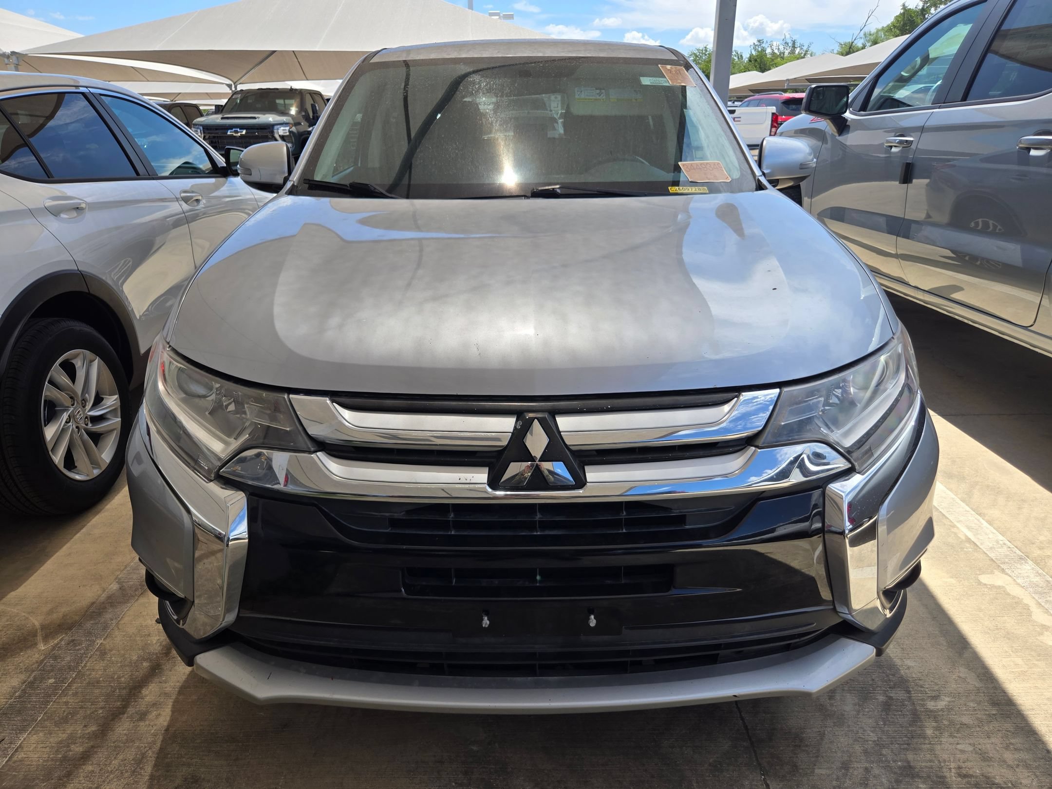 Used 2016 Mitsubishi Outlander SE FWD image 2