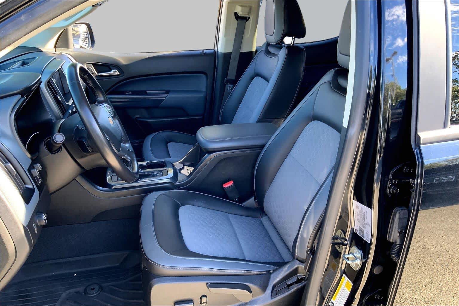 Used 2021 Chevrolet Colorado Z71 w/ Z71 Midnight Edition RWD image 8
