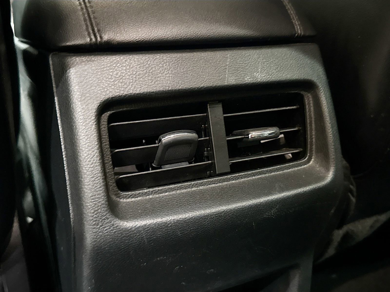 Used 2024 Ford Edge SEL image 27