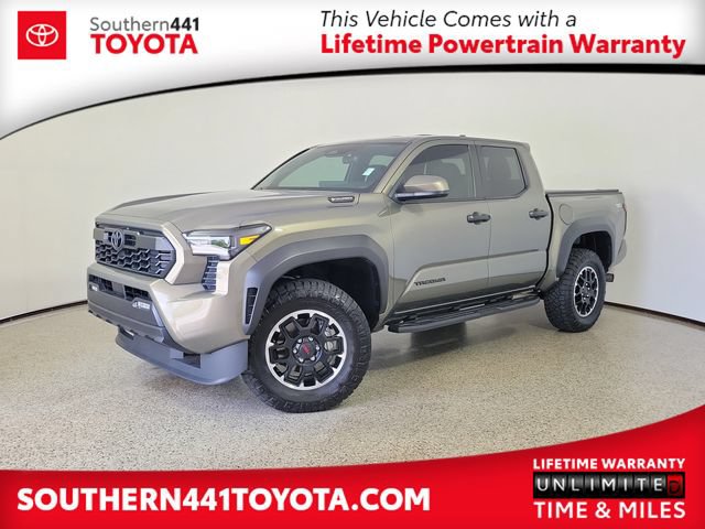 Used 2025 Toyota Tacoma TRD Off-Road AWD/4WD image 1