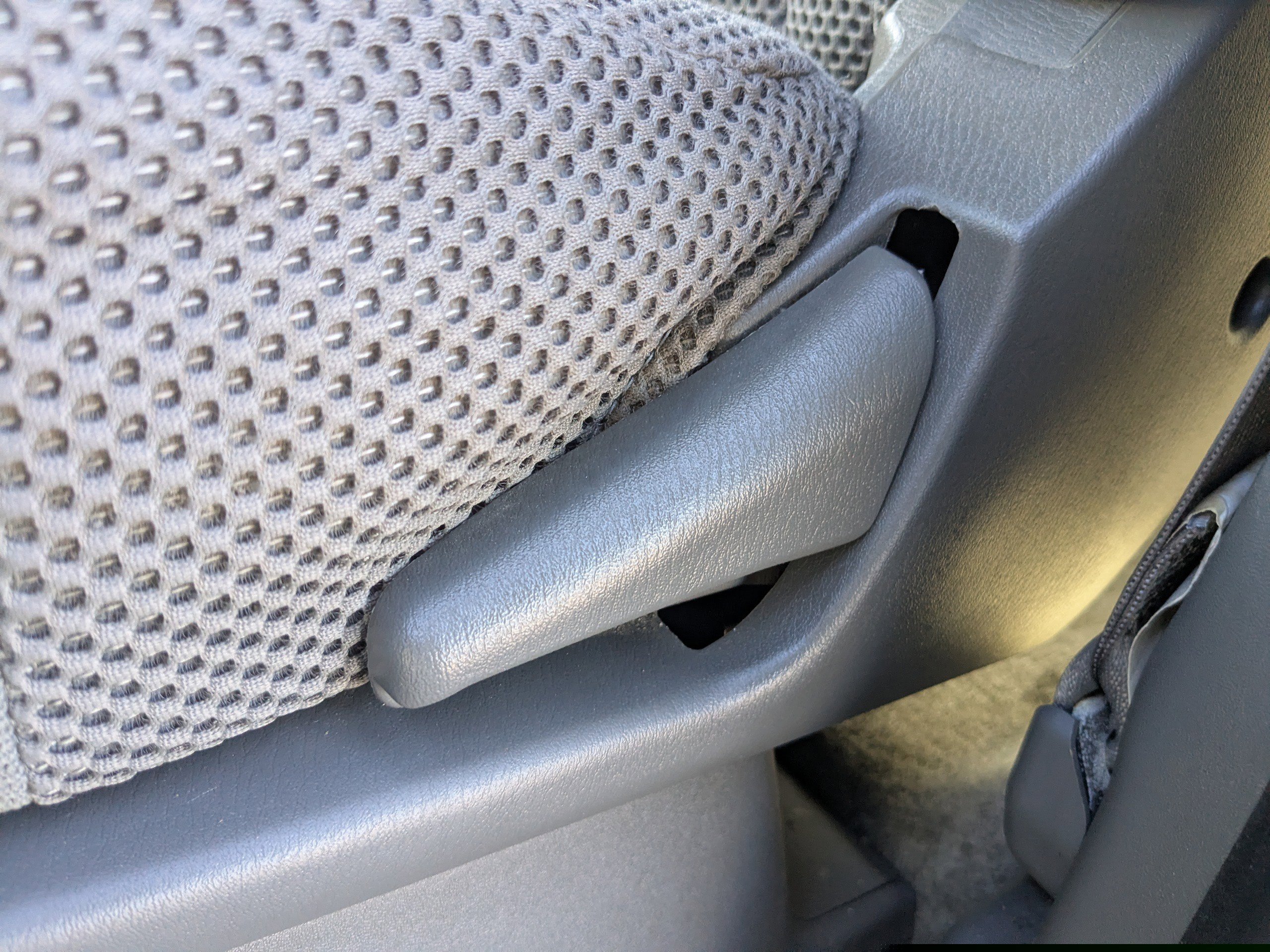 Used 2013 Nissan Frontier SV w/ SV Value Truck Pkg image 19