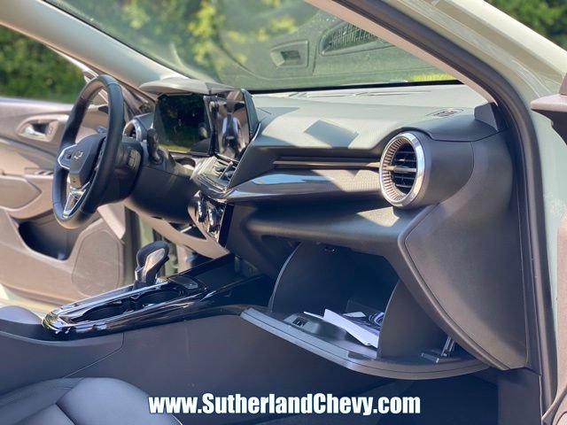 Certified 2026 Chevrolet Trax ACTIV w/ Driver Confidence Package FWD image 17