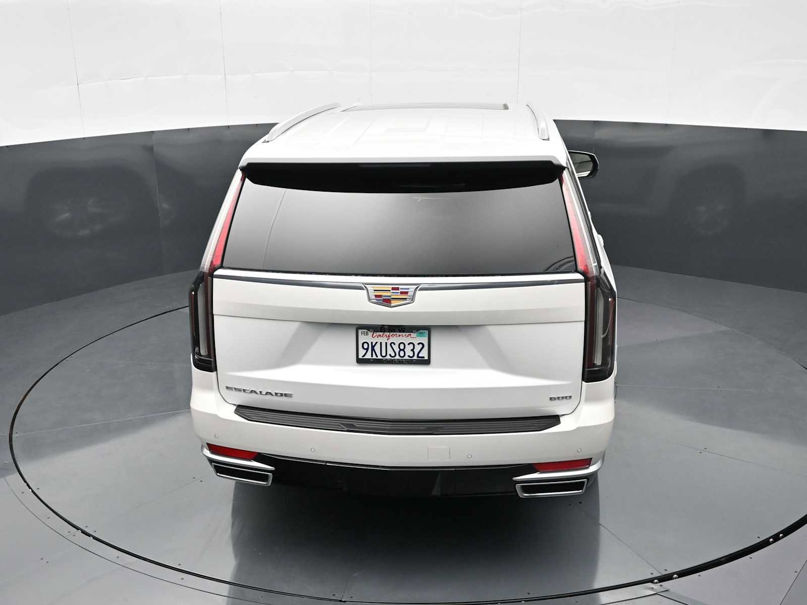 Used 2024 Cadillac Escalade Premium Luxury w/ Performance Package AWD/4WD image 23