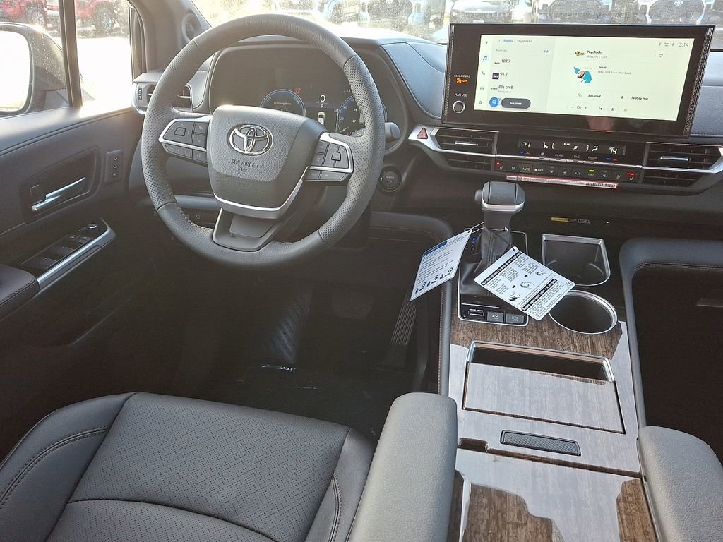 New 2026 Toyota Sienna Platinum image 10