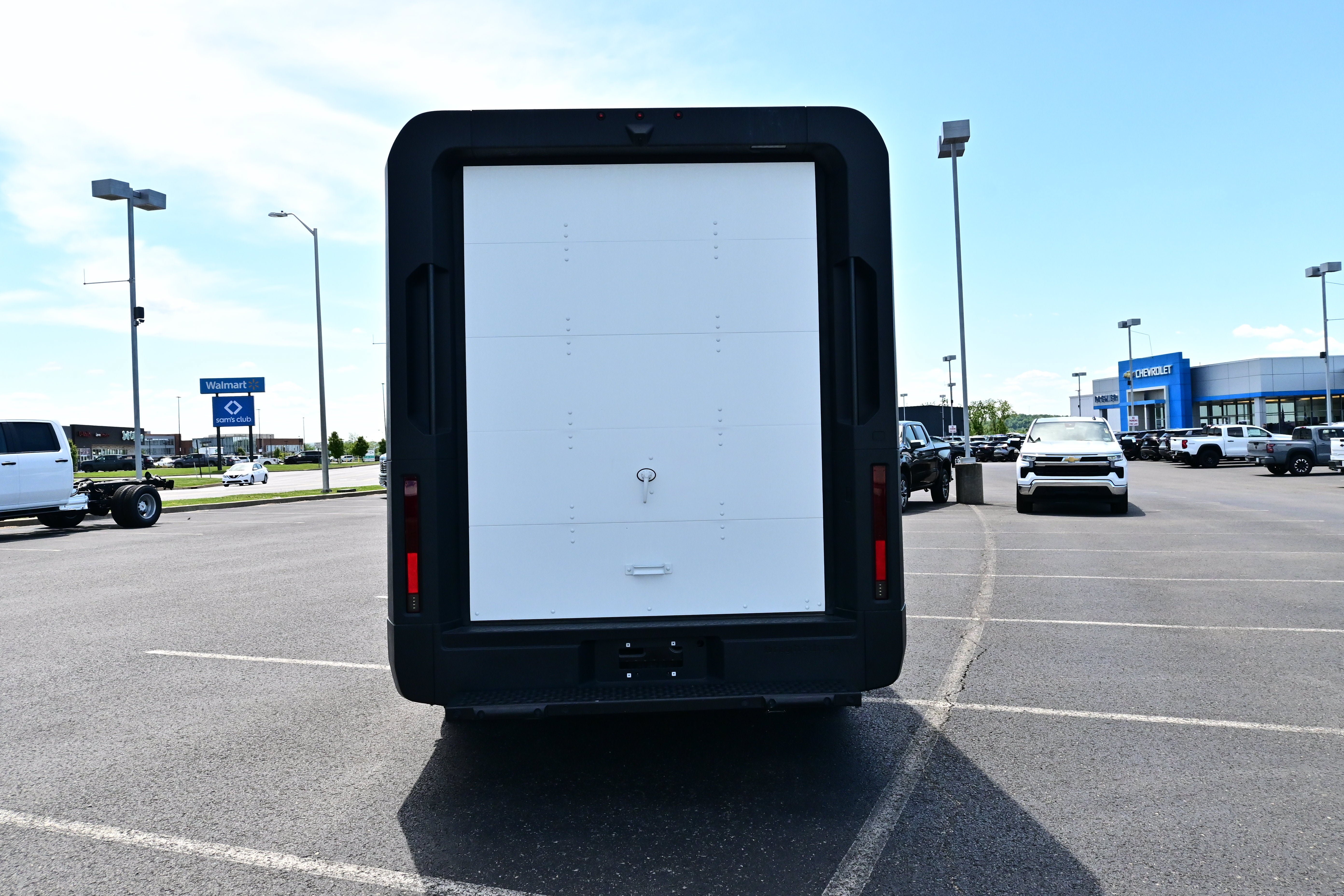 Used 2024 Chevrolet Brightdrop 600 w/ Commercial Equipment Package AWD/4WD image 7
