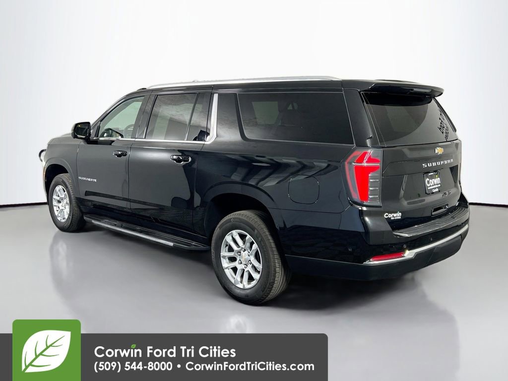 Used 2025 Chevrolet Suburban LT image 11