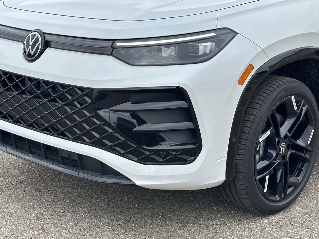 New 2026 Volkswagen Tiguan SE R-Line AWD/4WD image 6
