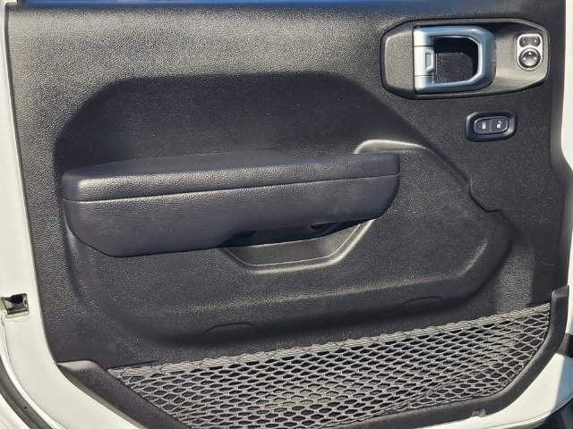 Used 2023 Jeep Wrangler Unlimited AWD/4WD image 14