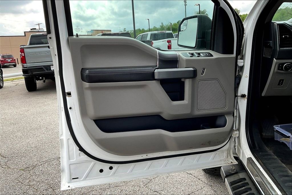 Used 2017 Ford F150 XLT w/ Equipment Group 302A Luxury image 17