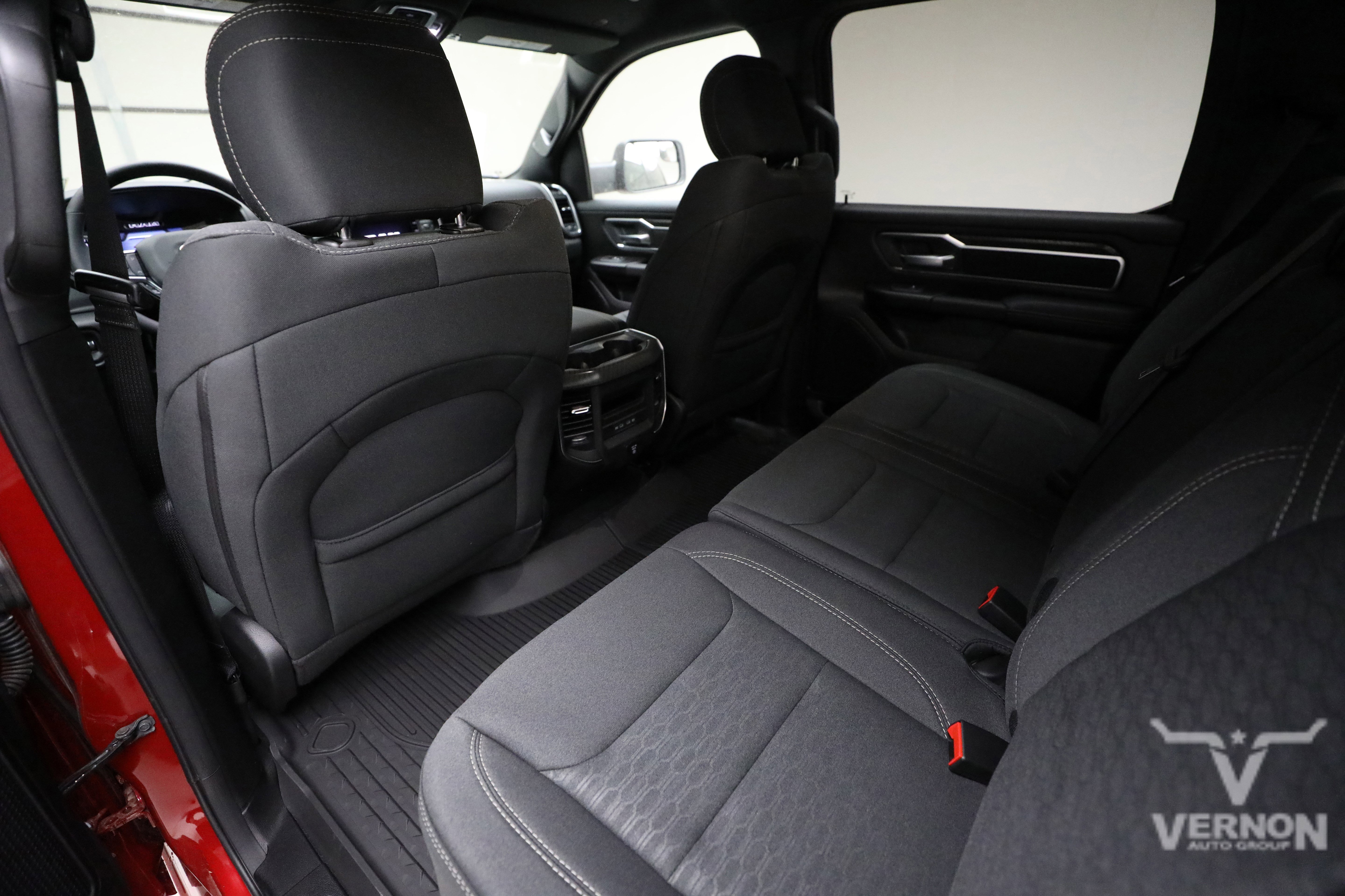 New 2026 RAM 1500 4x4 Crew Cab image 9