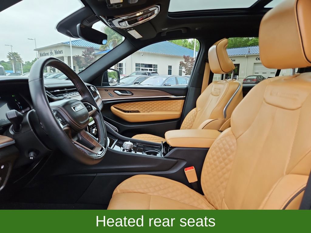 Used 2022 Jeep Grand Cherokee Summit AWD/4WD image 24
