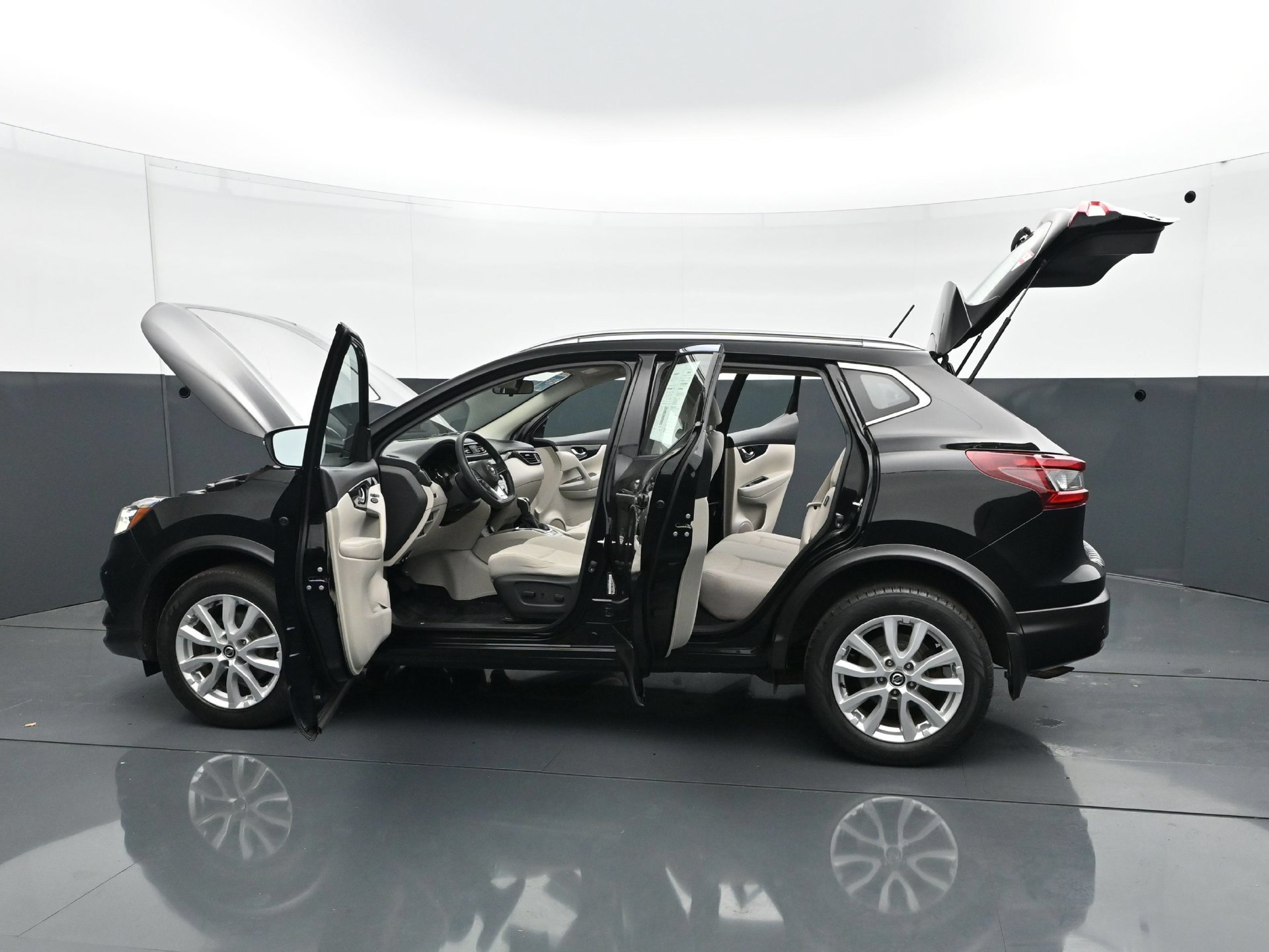 Used 2020 Nissan Rogue Sport SV AWD/4WD image 31