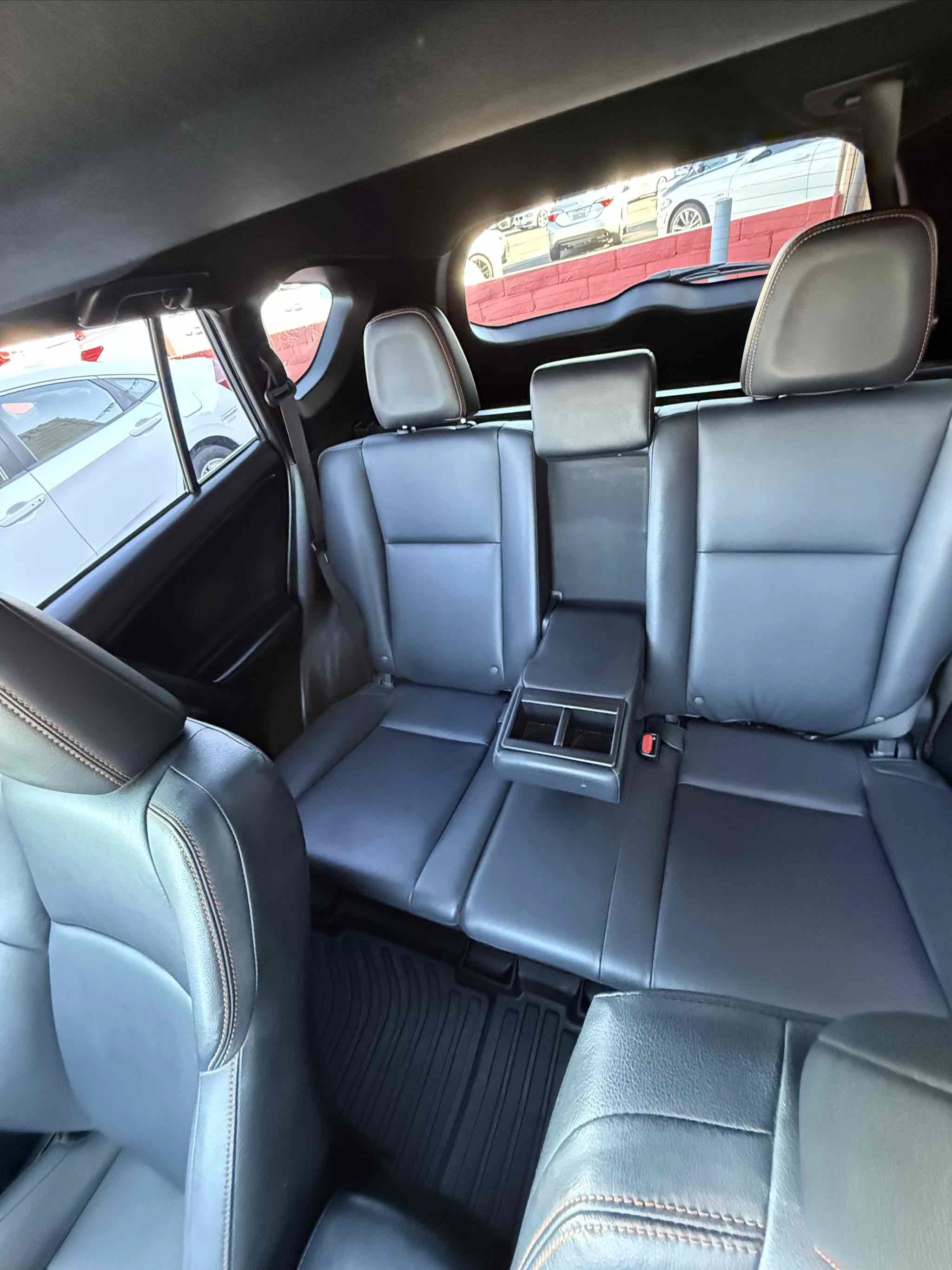 Used 2018 Toyota RAV4 SE w/ All Weather Liner Package FWD image 18