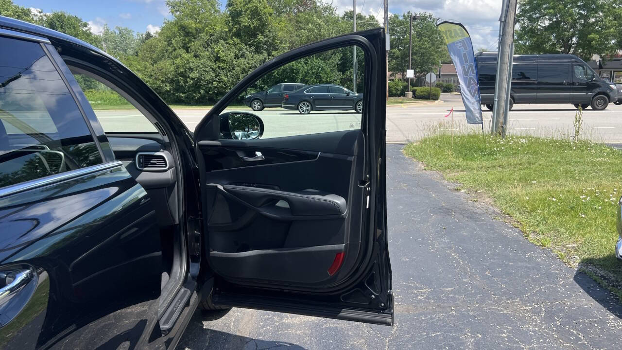 Used 2017 Kia Sorento L image 31