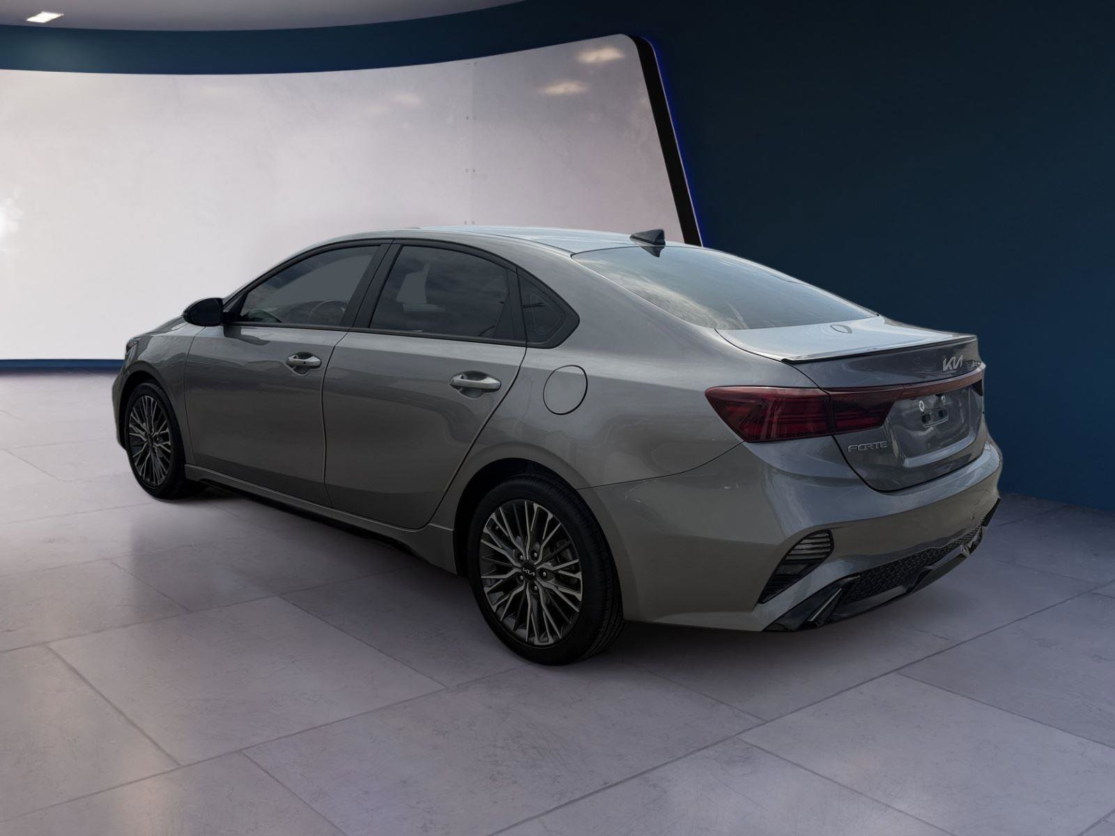 Used 2023 Kia Forte GT-Line image 3