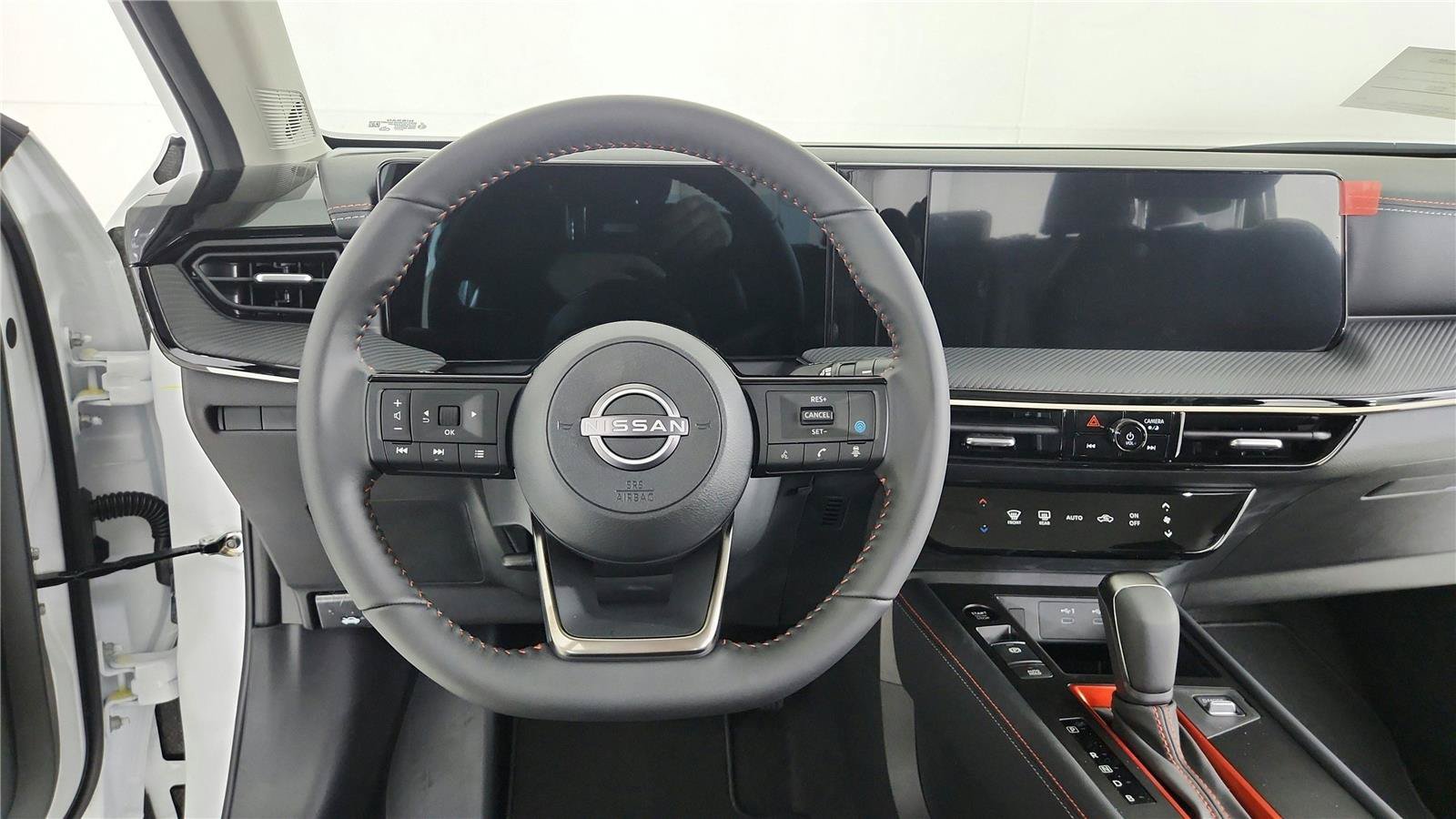 Used 2025 Nissan Kicks SR AWD/4WD image 24