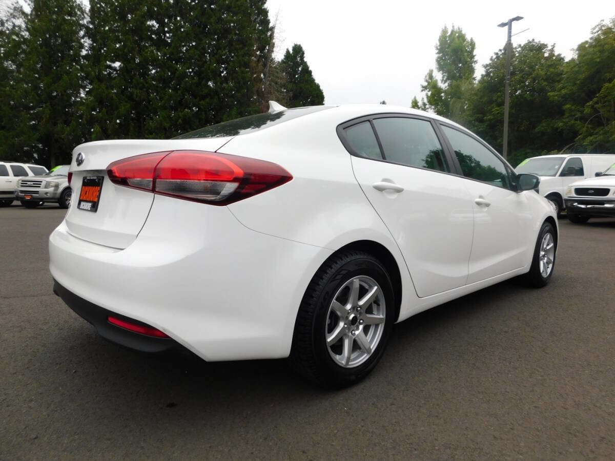 Used 2017 Kia Forte LX image 2