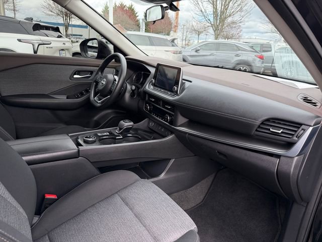 Used 2023 Nissan Rogue SV image 38