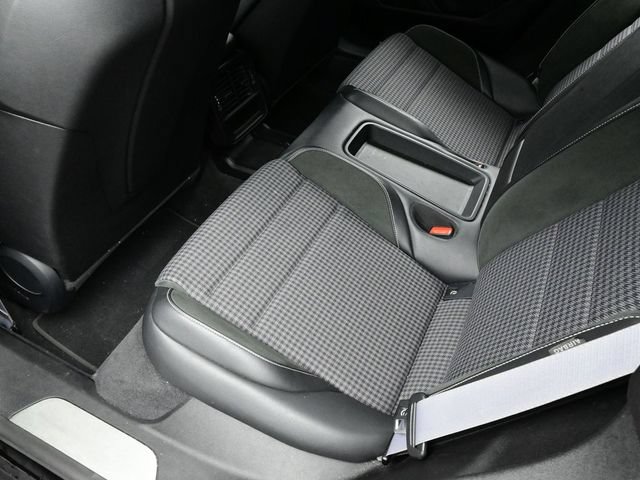 Certified 2025 Porsche Taycan AWD/4WD image 14