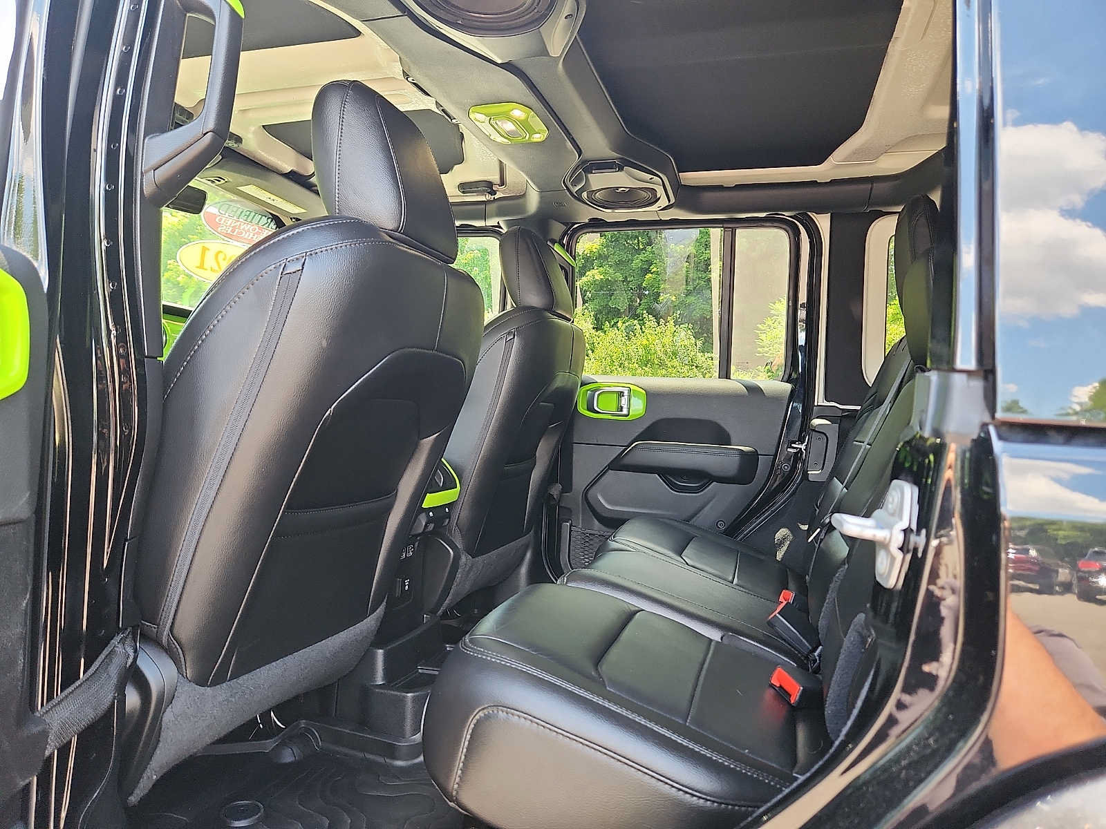 Used 2021 Jeep Wrangler Unlimited Sahara AWD/4WD image 10