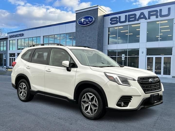 Used 2023 Subaru Forester Premium AWD/4WD image 1