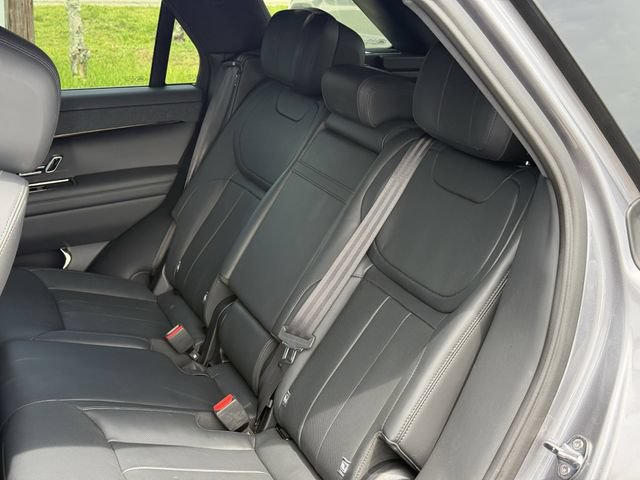 Used 2025 Land Rover Range Rover Sport Dynamic SE AWD/4WD image 33