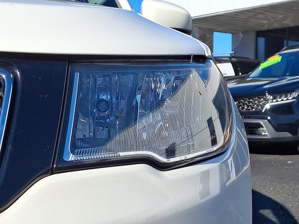 Used 2019 Jeep Compass Latitude w/ Cold Weather Group image 9