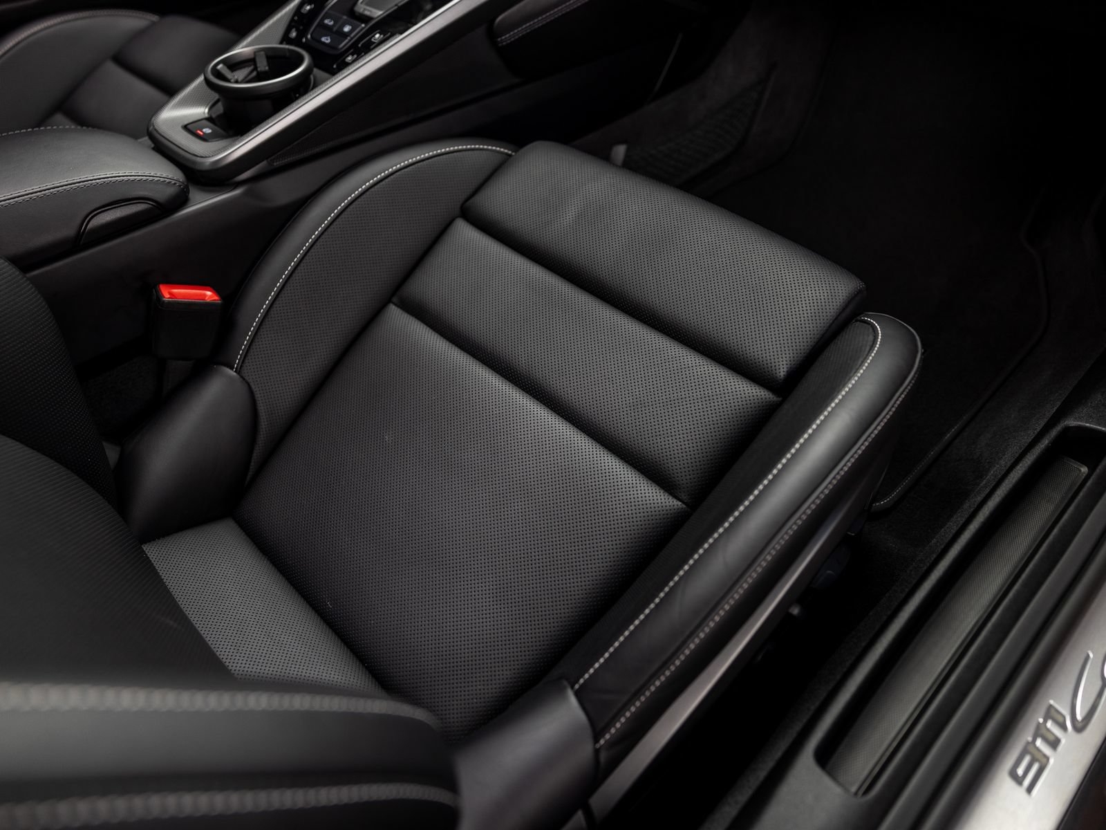 Certified 2024 Porsche 911 Carrera RWD image 46