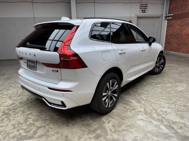 Used 2024 Volvo XC60 B5 Core image 5