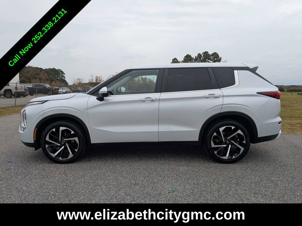 Used 2022 Mitsubishi Outlander SE image 7