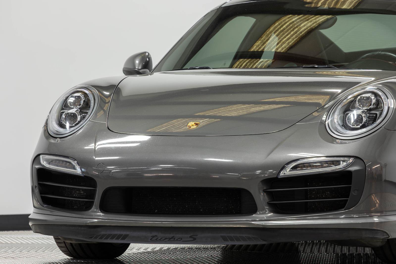 Used 2015 Porsche 911 Turbo S AWD/4WD image 7