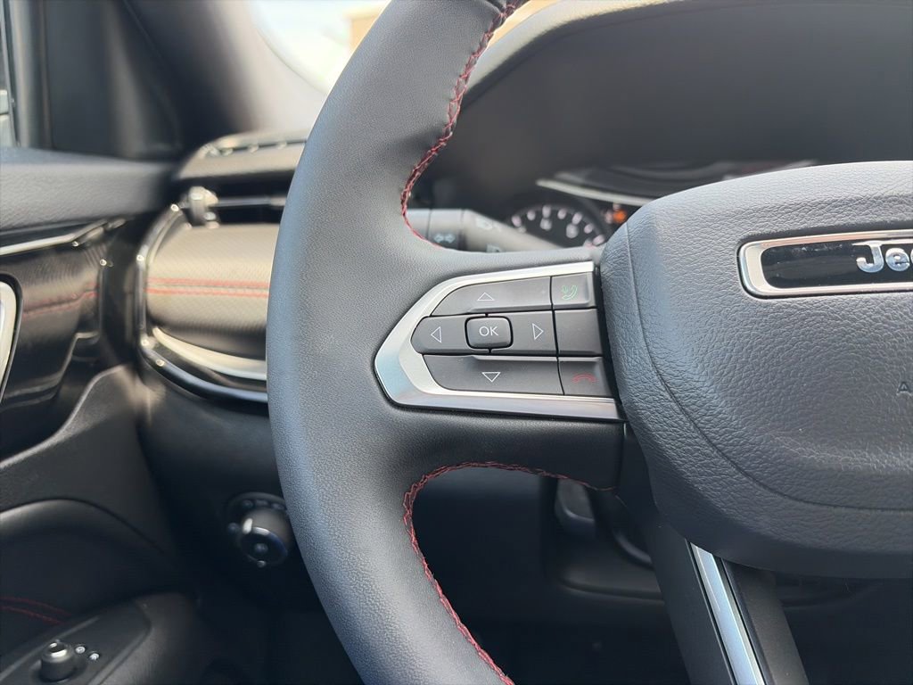 Used 2024 Jeep Compass Trailhawk image 17