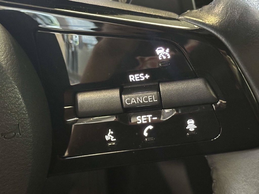 Used 2024 Nissan Z Sport w/ Floor Mat Package RWD image 18
