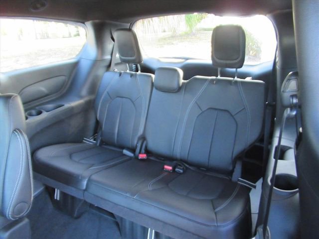 New 2026 Chrysler Pacifica Select FWD image 31