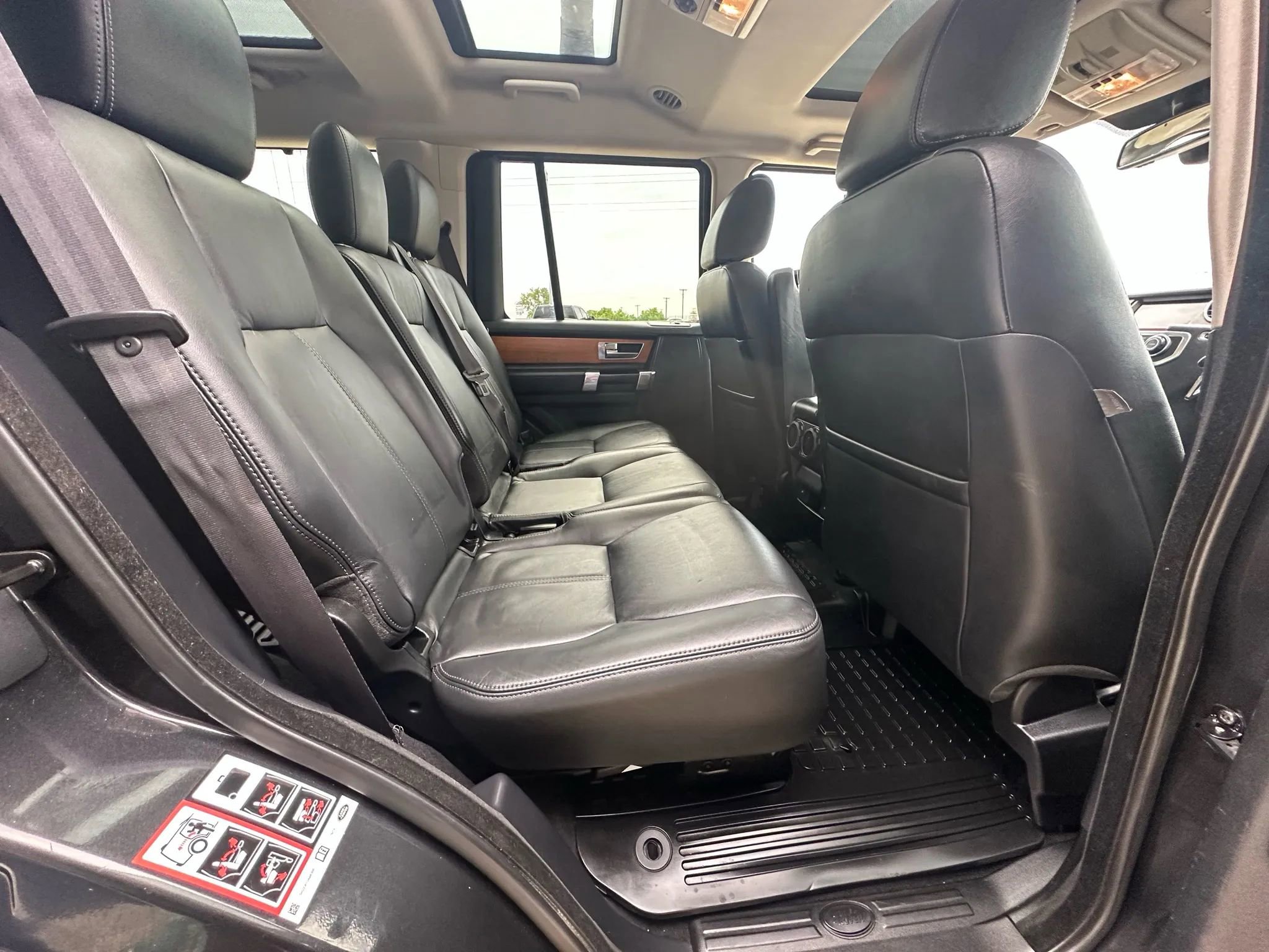Used 2015 Land Rover LR4 HSE LUX image 19