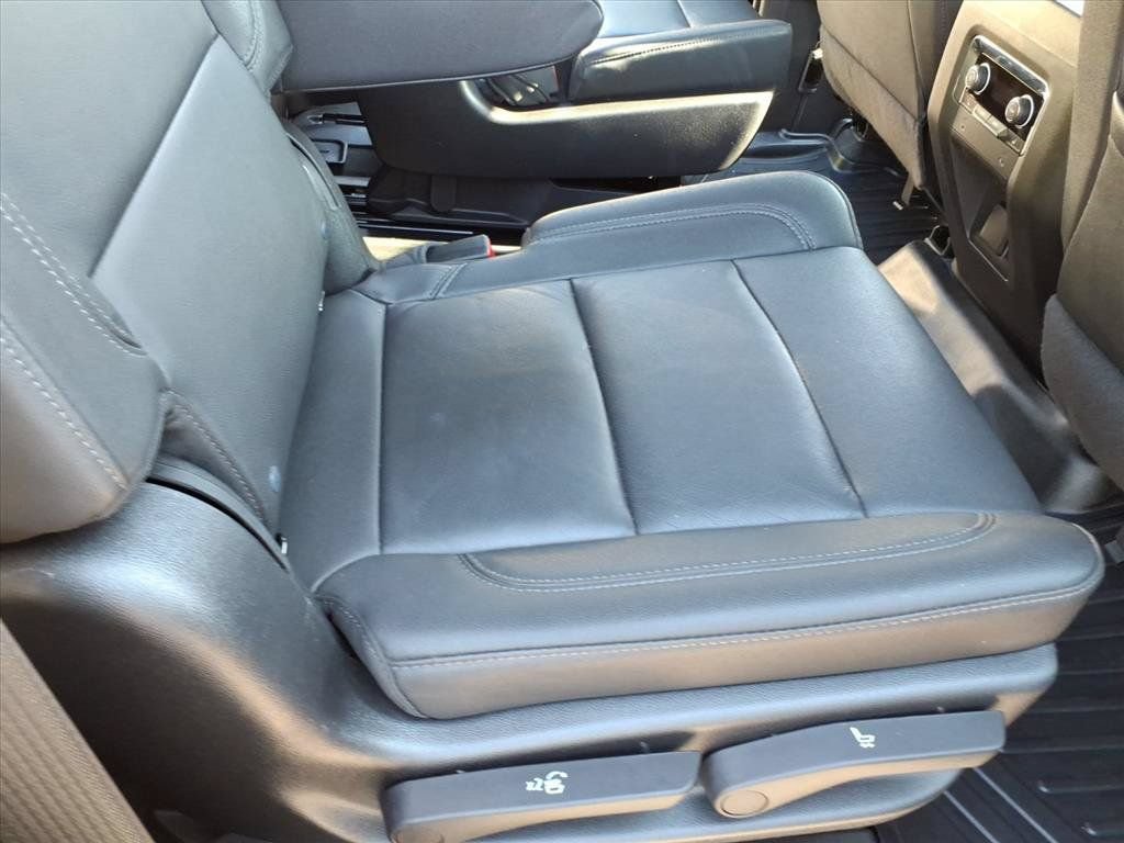 Used 2023 Chevrolet Tahoe Z71 w/ Luxury Package AWD/4WD image 17