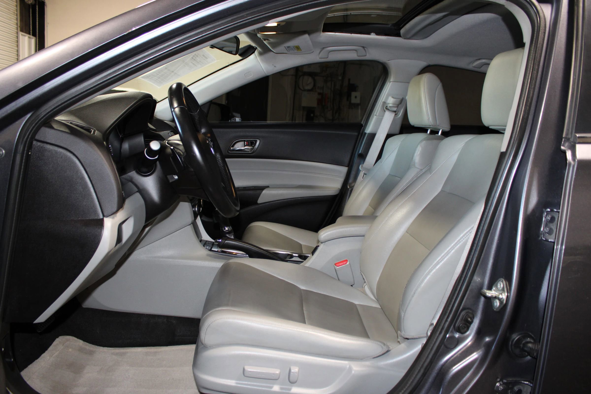 Used 2017 Acura ILX FWD image 8