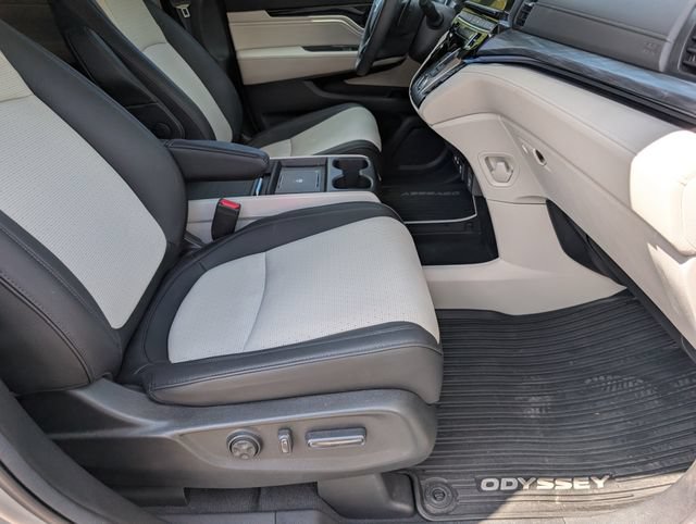 Used 2026 Honda Odyssey Elite image 32